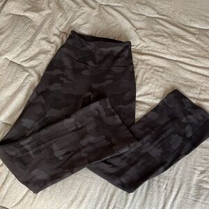 Lululemon black camo Nulu pant size 2